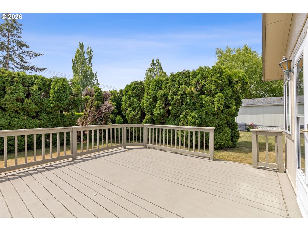 Image 26 of property listing at 655 Ne BURNETT Rd #2, Mc Minnville, OR 97128