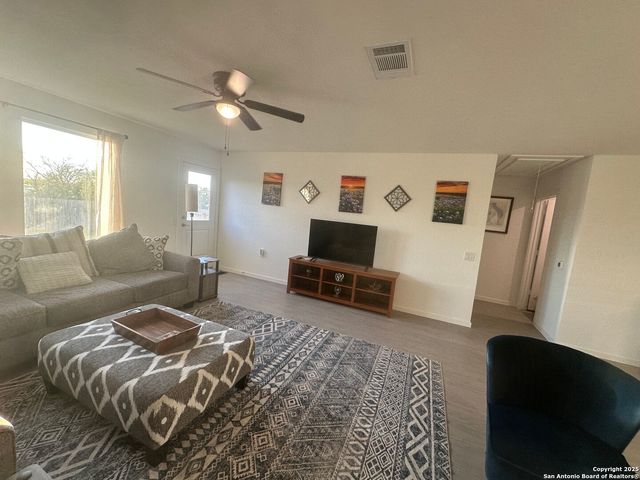 515 Lew Pass, San Antonio, TX 78221