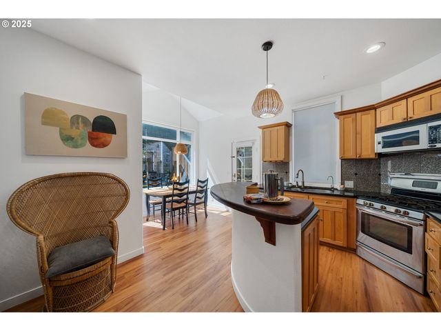 3308 BAYVIEW Ter, Seaside, OR 97138