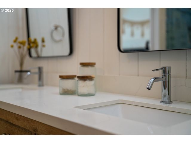 3308 BAYVIEW Ter, Seaside, OR 97138