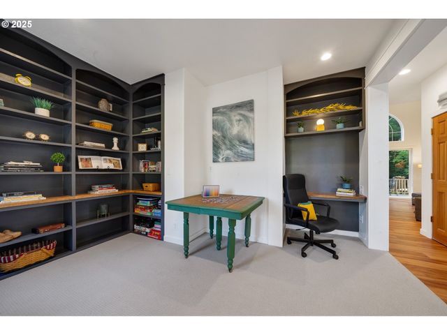 3308 BAYVIEW Ter, Seaside, OR 97138