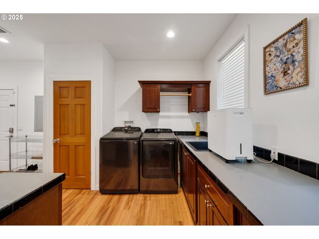 3308 BAYVIEW Ter, Seaside, OR 97138