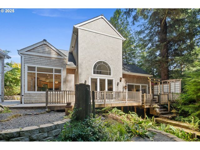 3308 BAYVIEW Ter, Seaside, OR 97138