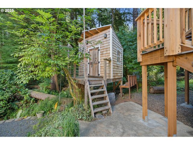 3308 BAYVIEW Ter, Seaside, OR 97138