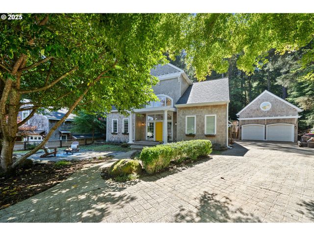 3308 BAYVIEW Ter, Seaside, OR 97138