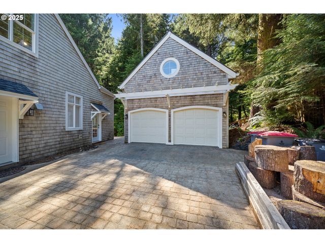 3308 BAYVIEW Ter, Seaside, OR 97138