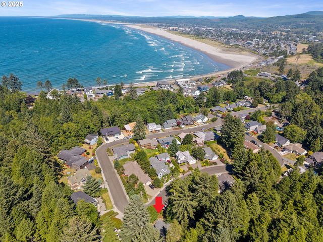 3308 BAYVIEW Ter, Seaside, OR 97138