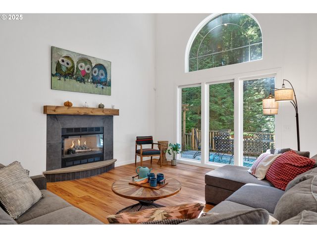 3308 BAYVIEW Ter, Seaside, OR 97138