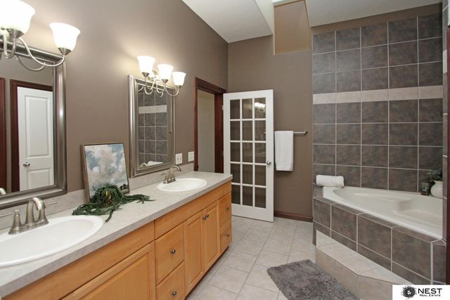 7521 S 41 Street, Lincoln, NE 68516