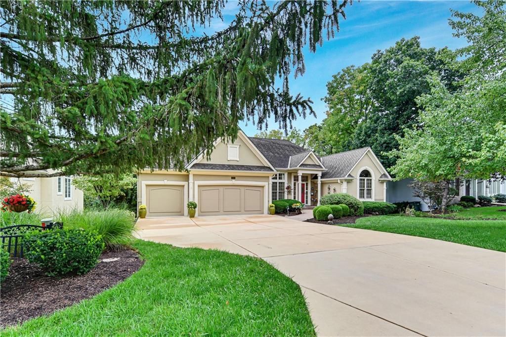 26381 W Cedar Niles Circle, Olathe, KS 66061