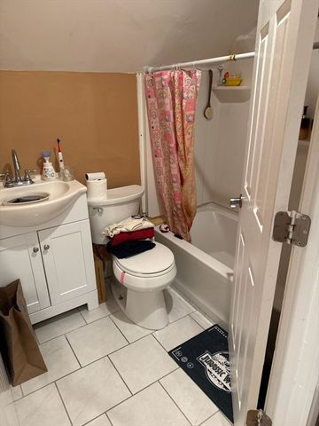 23 Lakewood St, Worcester, MA 01603