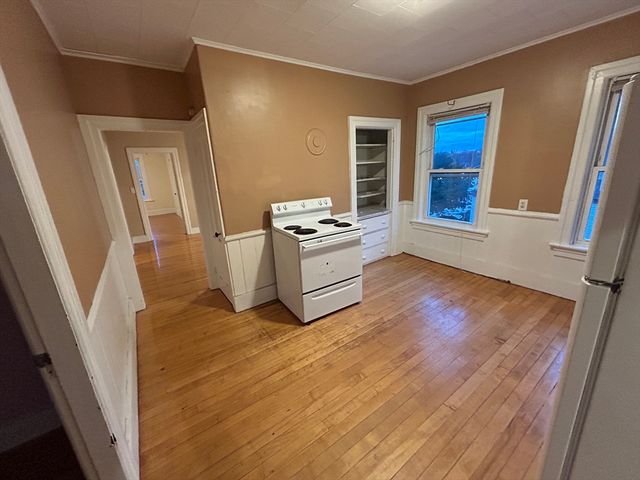 23 Lakewood St, Worcester, MA 01603