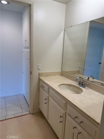 891 Ronda Sevilla O, Laguna Woods, CA 92637