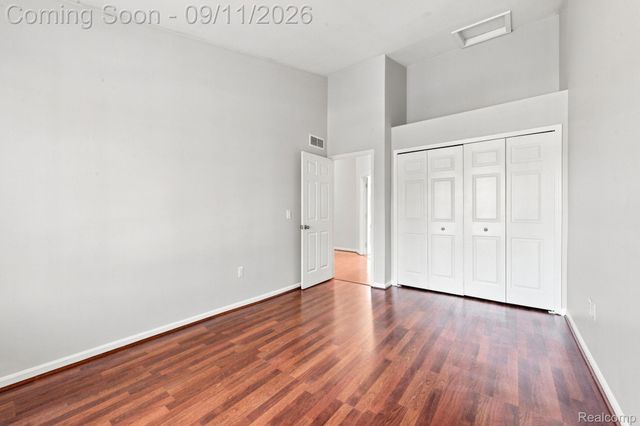 3201 Lynhurst Court, Oakland Charter Township, MI 48306