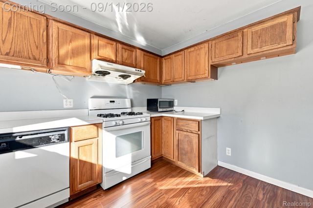 3201 Lynhurst Court, Oakland Charter Township, MI 48306