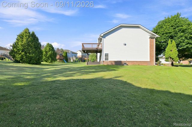 3201 Lynhurst Court, Oakland Charter Township, MI 48306