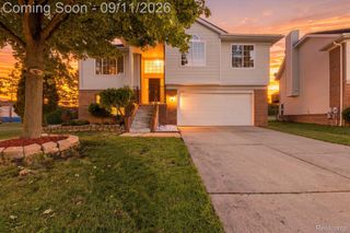 3201 Lynhurst Court, Oakland Charter Township, MI 48306