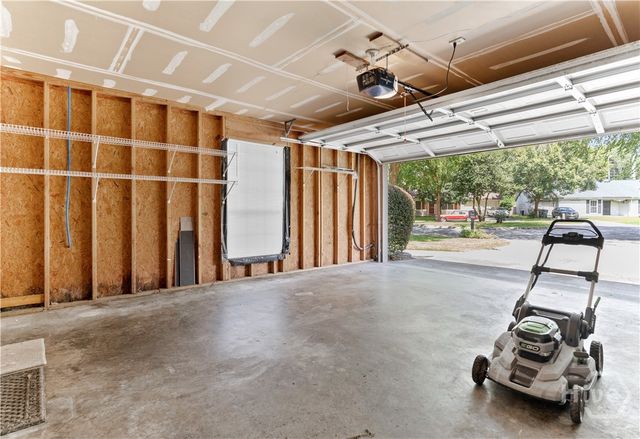 3 Tally Ho Court, Savannah, GA 31406