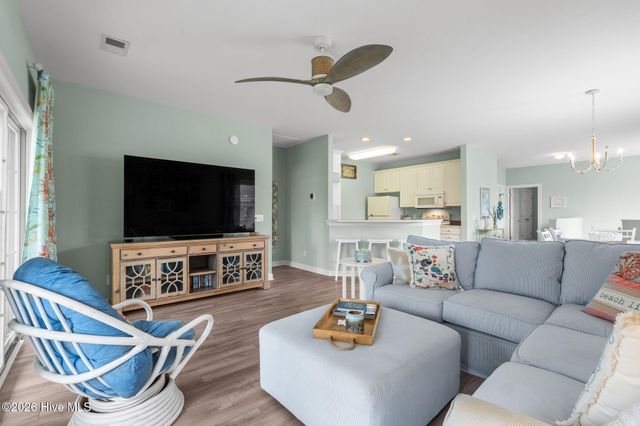 121 Crooked Gulley Circle Apt 3, Sunset Beach, NC 28468
