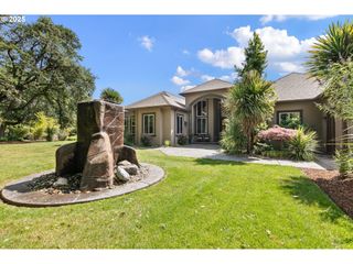 1025 ECHO Dr, Roseburg, OR 97470
