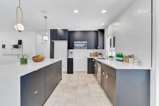 3015 E San Juan Road, Palm Springs, CA 92262