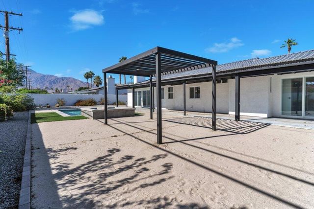 3015 E San Juan Road, Palm Springs, CA 92262
