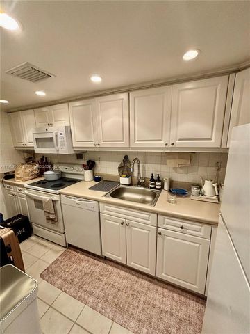 1000 West Ave 1122, Miami Beach, FL 33139