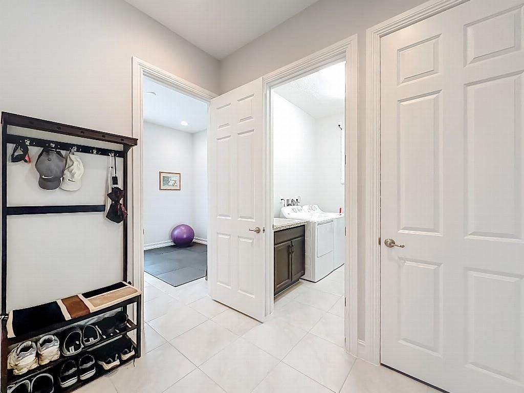 Image 12 of property listing at 11795 Vivar Run, Parkland, FL 33076