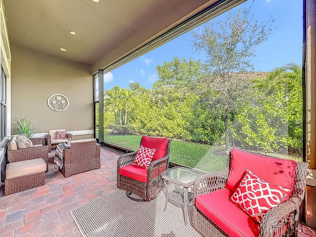 Image 15 of property listing at 11795 Vivar Run, Parkland, FL 33076