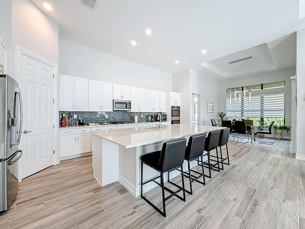 Image 2 of property listing at 11795 Vivar Run, Parkland, FL 33076