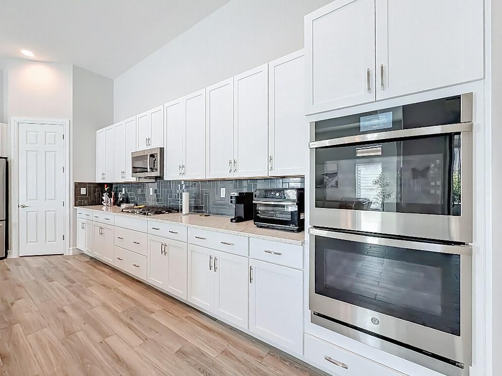 Image 3 of property listing at 11795 Vivar Run, Parkland, FL 33076