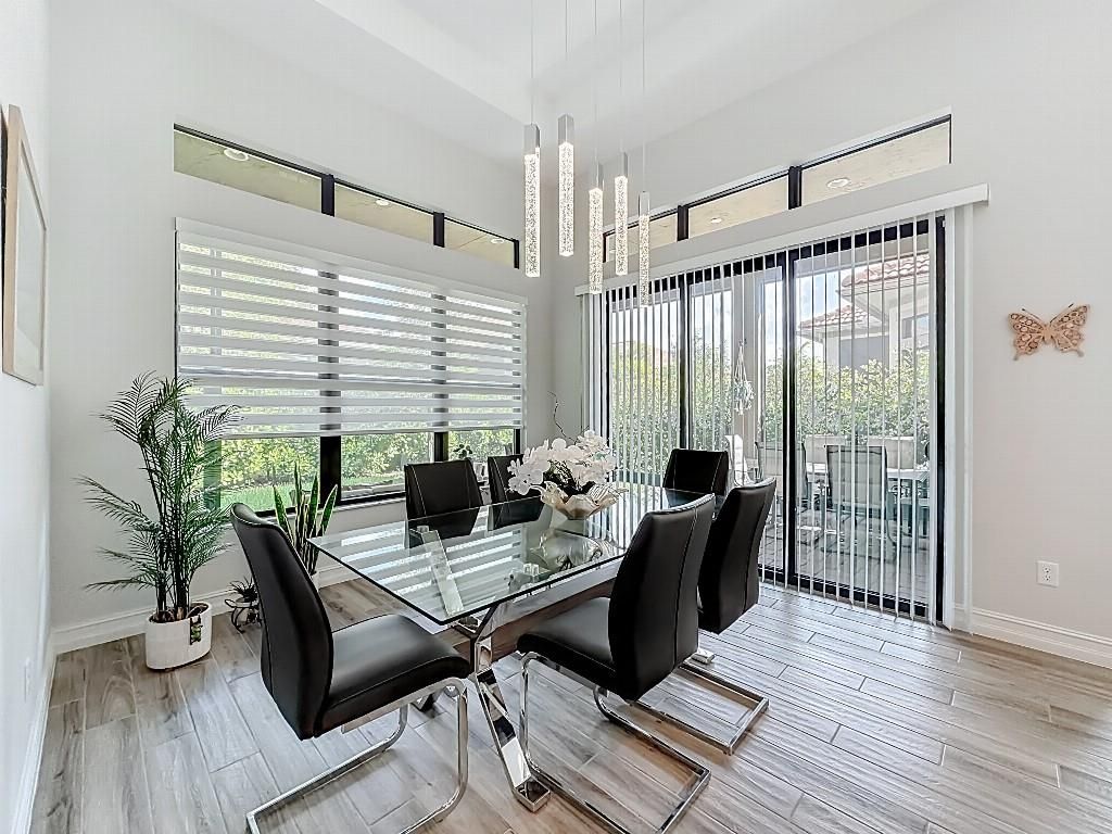 Image 6 of property listing at 11795 Vivar Run, Parkland, FL 33076