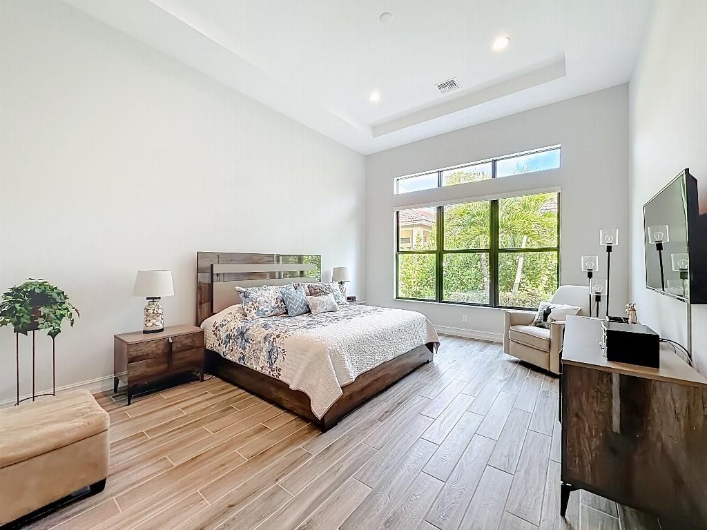 Image 7 of property listing at 11795 Vivar Run, Parkland, FL 33076