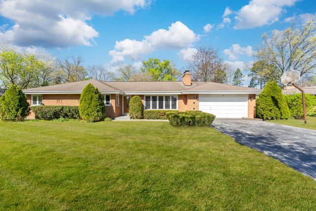 404 Tomah Avenue, Prospect Heights, IL 60070