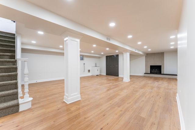 404 Tomah Avenue, Prospect Heights, IL 60070