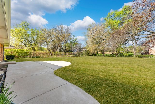 404 Tomah Avenue, Prospect Heights, IL 60070