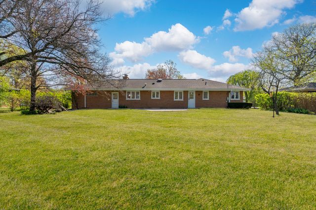 404 Tomah Avenue, Prospect Heights, IL 60070