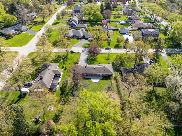 404 Tomah Avenue, Prospect Heights, IL 60070
