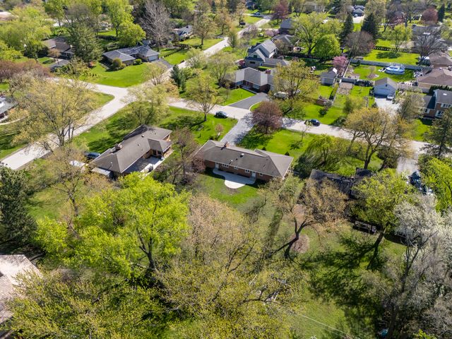 404 Tomah Avenue, Prospect Heights, IL 60070