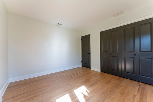 404 Tomah Avenue, Prospect Heights, IL 60070