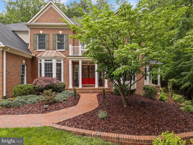 8197 COTTAGE ROSE CT, Fairfax Station, VA 22039
