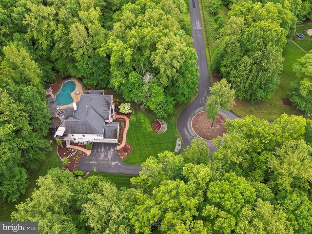 8197 COTTAGE ROSE CT, Fairfax Station, VA 22039