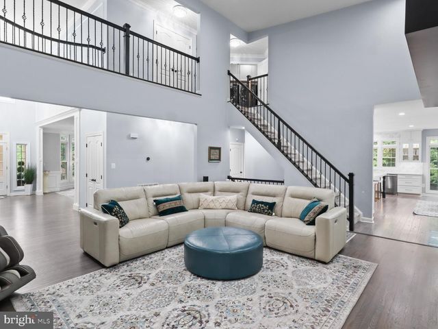 8197 COTTAGE ROSE CT, Fairfax Station, VA 22039