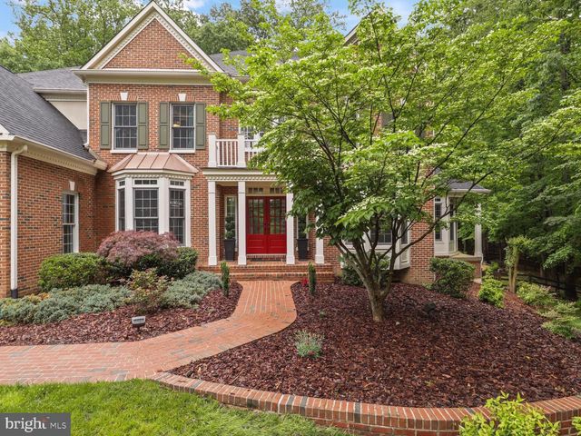 8197 COTTAGE ROSE CT, Fairfax Station, VA 22039