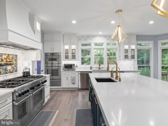 8197 COTTAGE ROSE CT, Fairfax Station, VA 22039