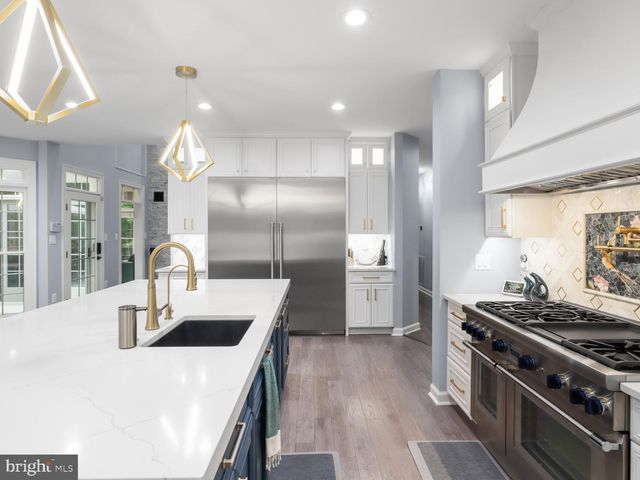 8197 COTTAGE ROSE CT, Fairfax Station, VA 22039