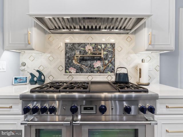 8197 COTTAGE ROSE CT, Fairfax Station, VA 22039