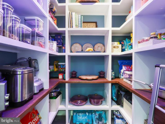 8197 COTTAGE ROSE CT, Fairfax Station, VA 22039