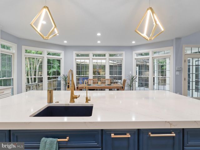 8197 COTTAGE ROSE CT, Fairfax Station, VA 22039