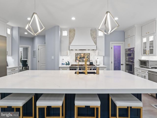 8197 COTTAGE ROSE CT, Fairfax Station, VA 22039